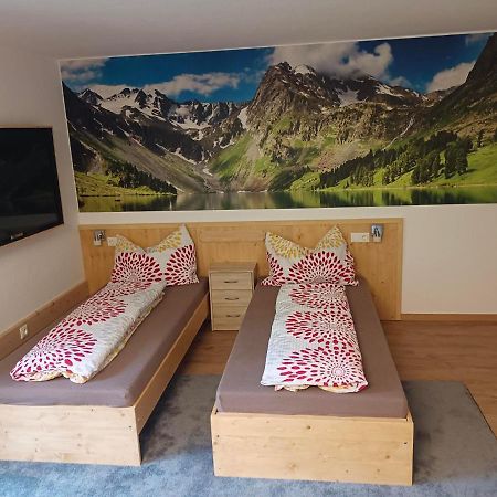 Ferienwohnung Luxner ฮอพฟ์การ์เทน อิม บริกเซนทัล ภายนอก รูปภาพ