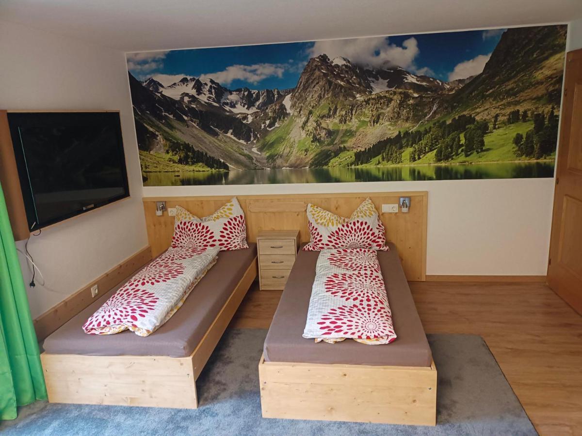 Ferienwohnung Luxner ฮอพฟ์การ์เทน อิม บริกเซนทัล ภายนอก รูปภาพ